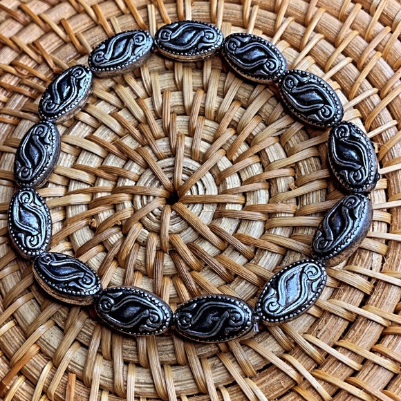 Bracelets - Picture 2 of 3